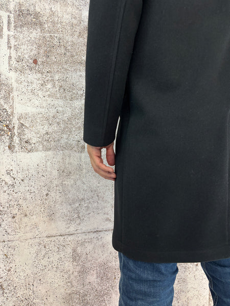 Cappotto nero modello Parka