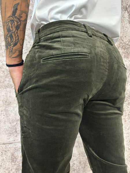 Pantalone chino velluto verde militare