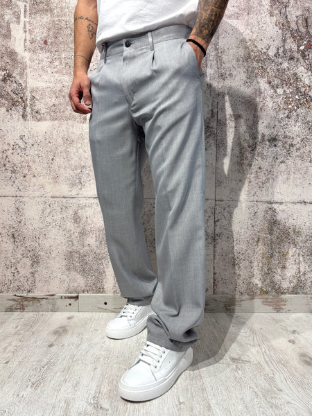 Pantalone palazzo grigio con pinces
