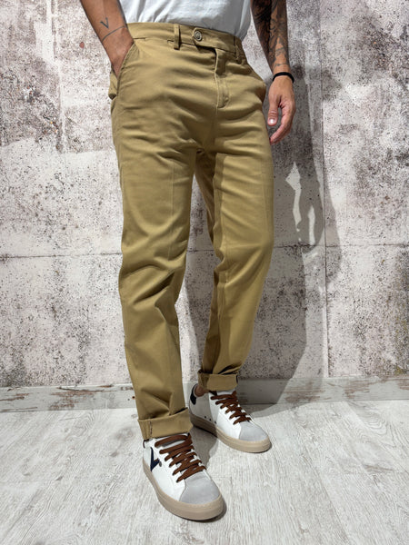Pantalone chino cammello GL014B