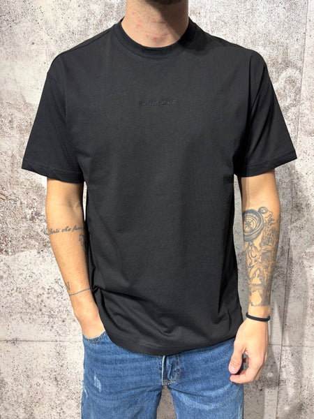T-Shirt nera logo ricamato