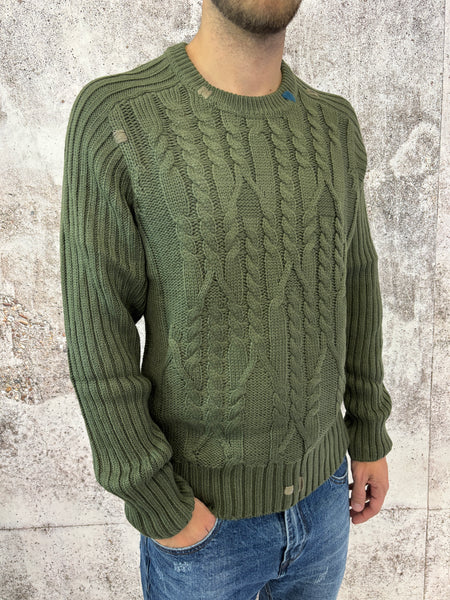Maglione verdone trecce e ricami
