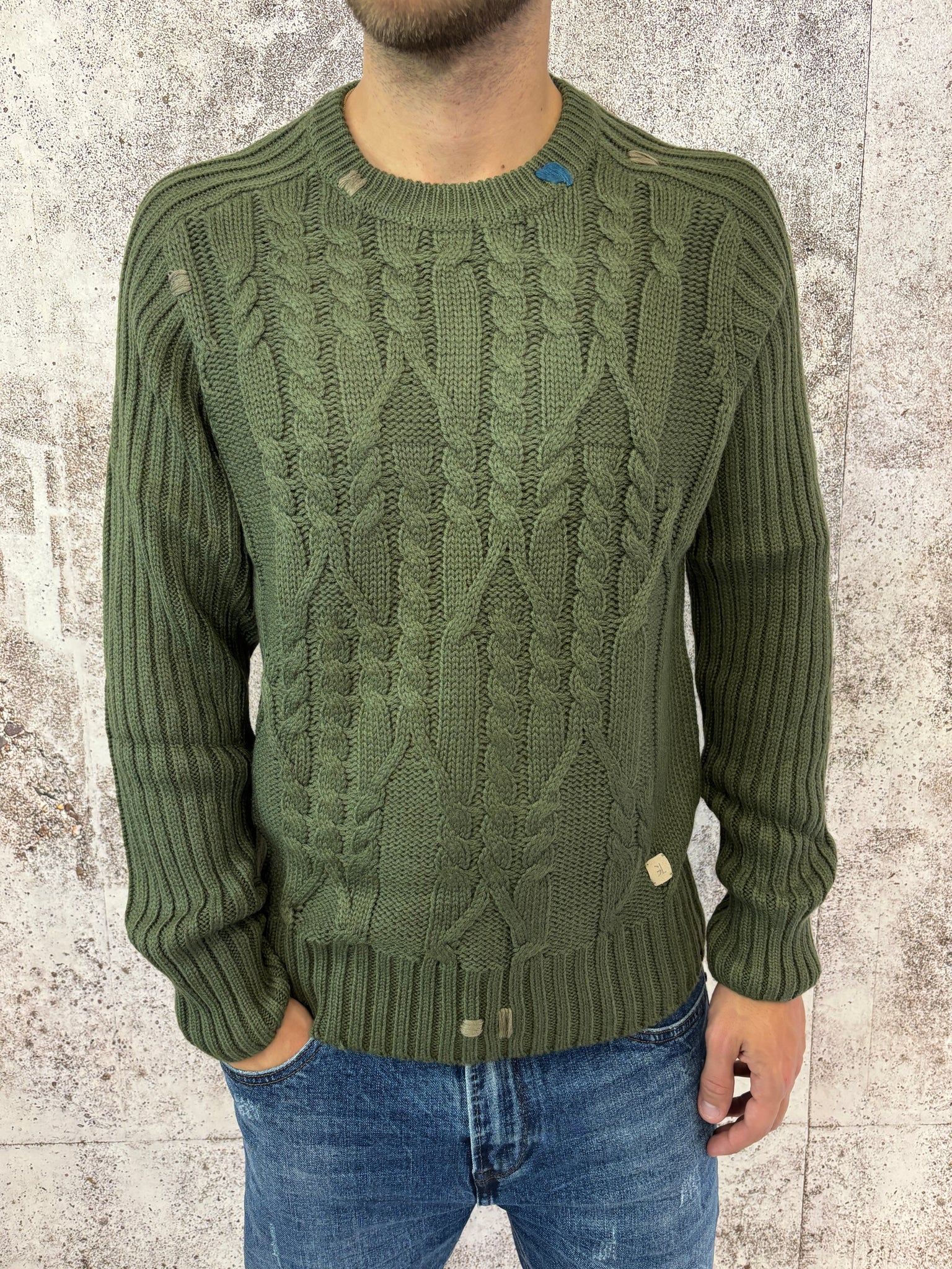 Maglione verdone trecce e ricami