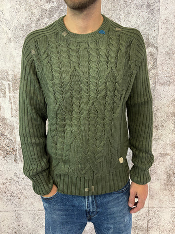 Maglione verdone trecce e ricami