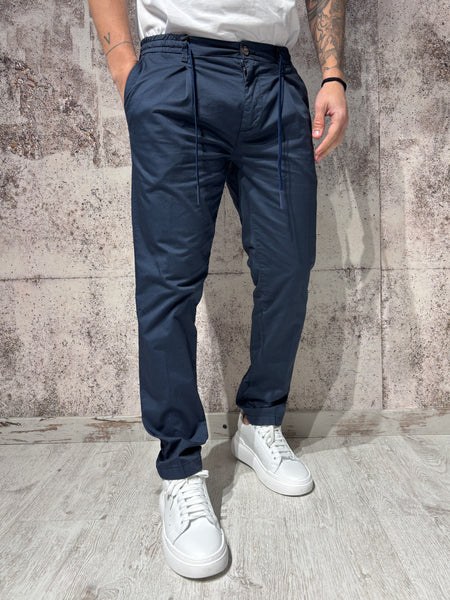 Pantalone chino blu con coulisse