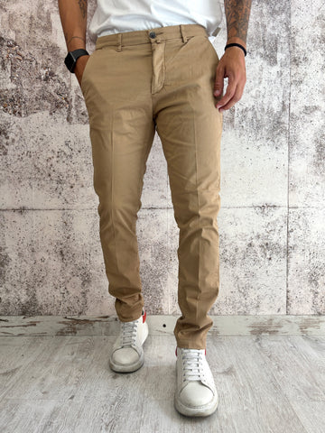 Pantalone chino cammello