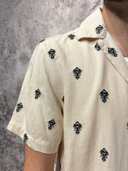 Camicia m/m beige ricamo nero