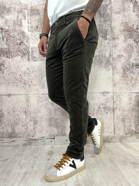 Pantalone chino velluto verde militare
