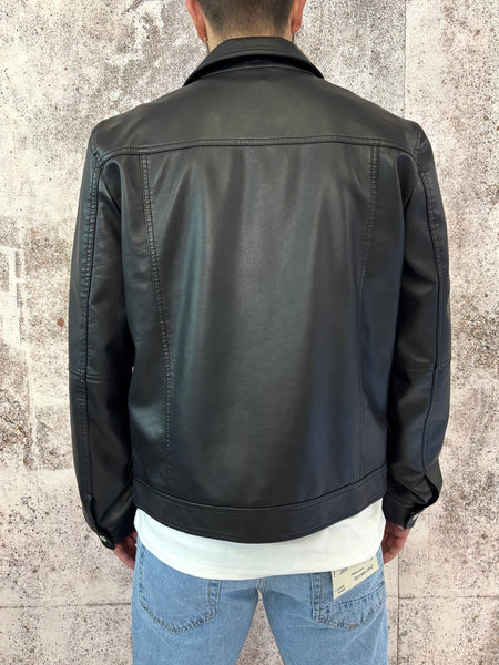 Giubbino ecopelle nero con collo a camicia