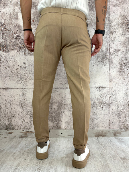 Pantalone Classic cammello con catenella