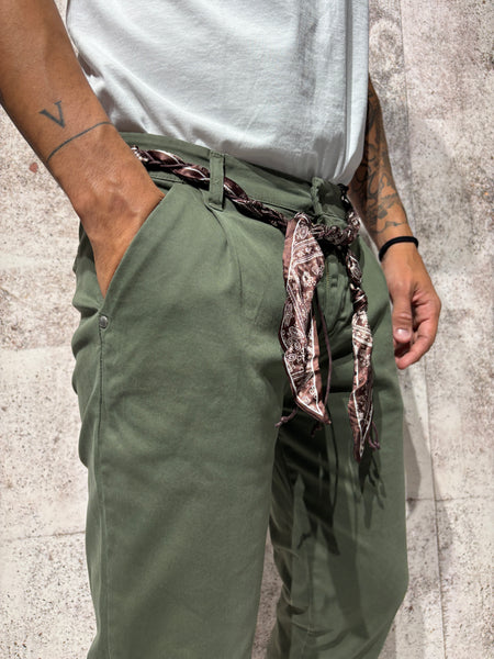 Pantalone chino con pince verdone P61