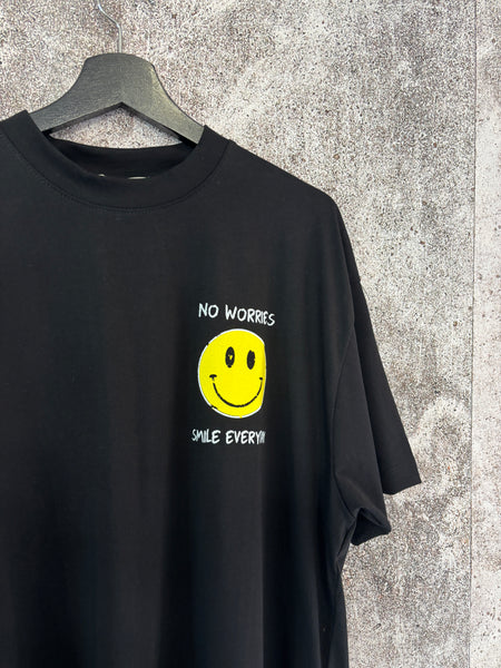 T-Shirt nera Smile