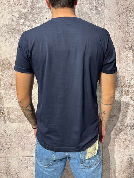 T-Shirt blu taschino con scritta ricamata