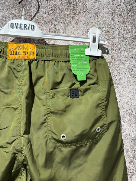 Costume verde militare