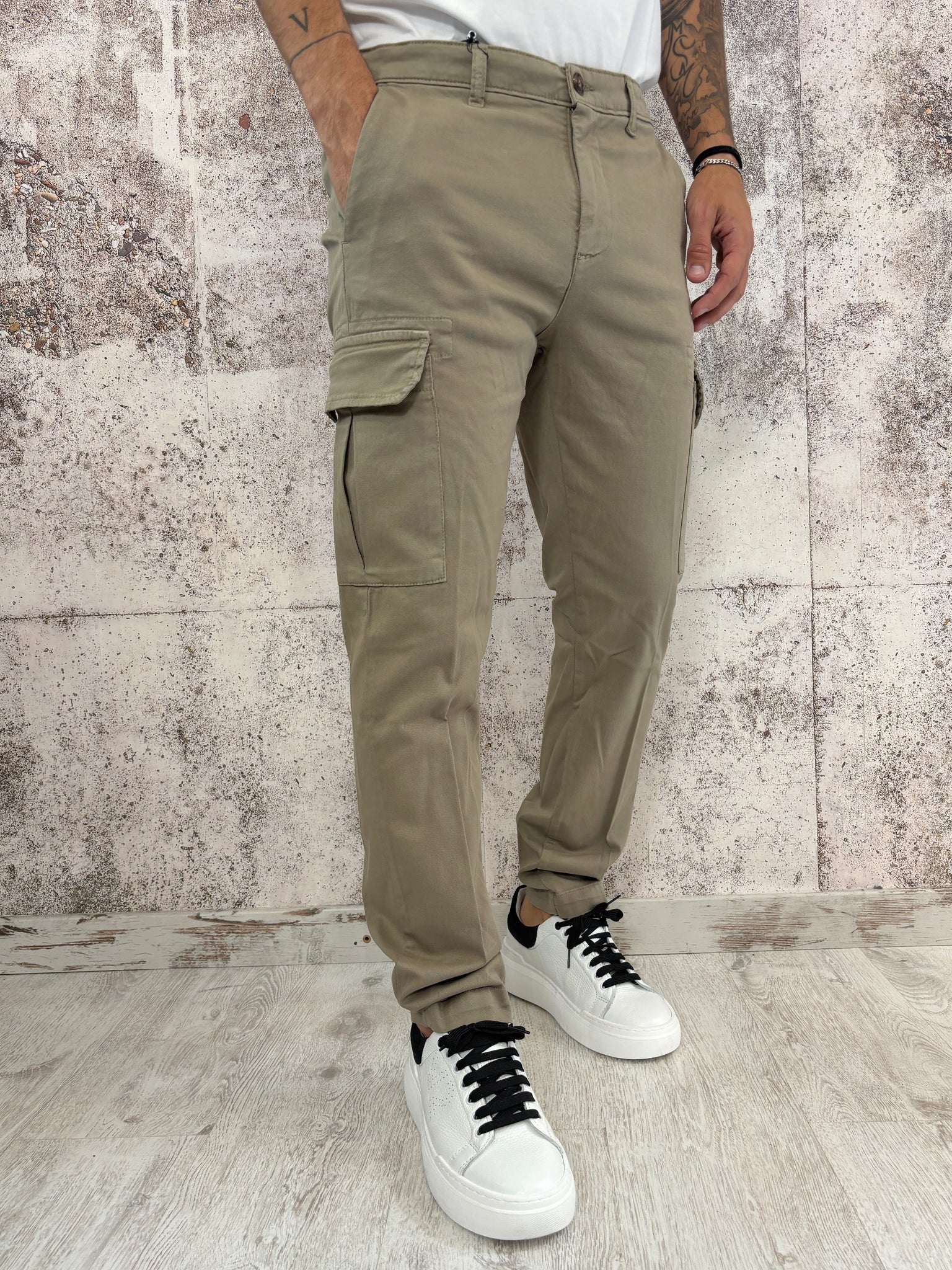 Pantalone cargo beige