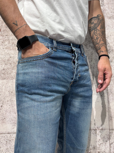 Jeans Regular Fit art. D28