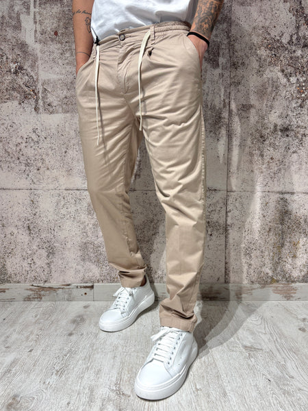 Pantalone chino beige con coulisse