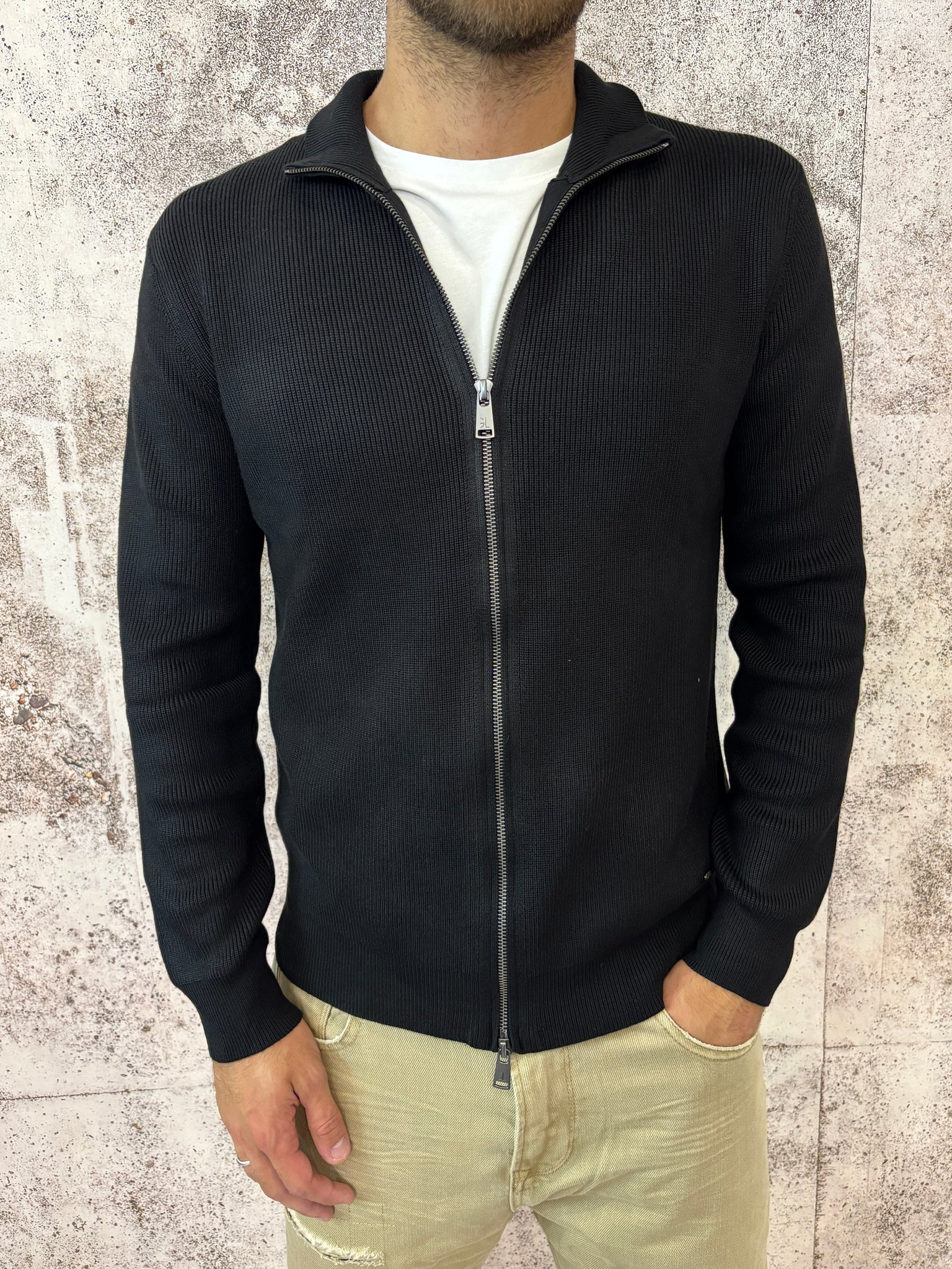 Maglione full zip nero costine