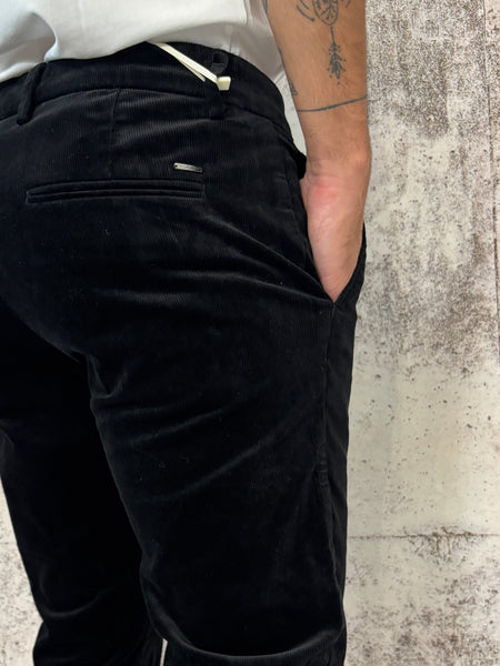 Pantalone chino velluto nero