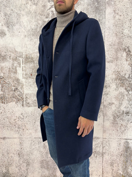 Cappotto blu modello Parka