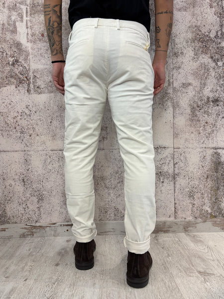 Pantalone chino velluto panna