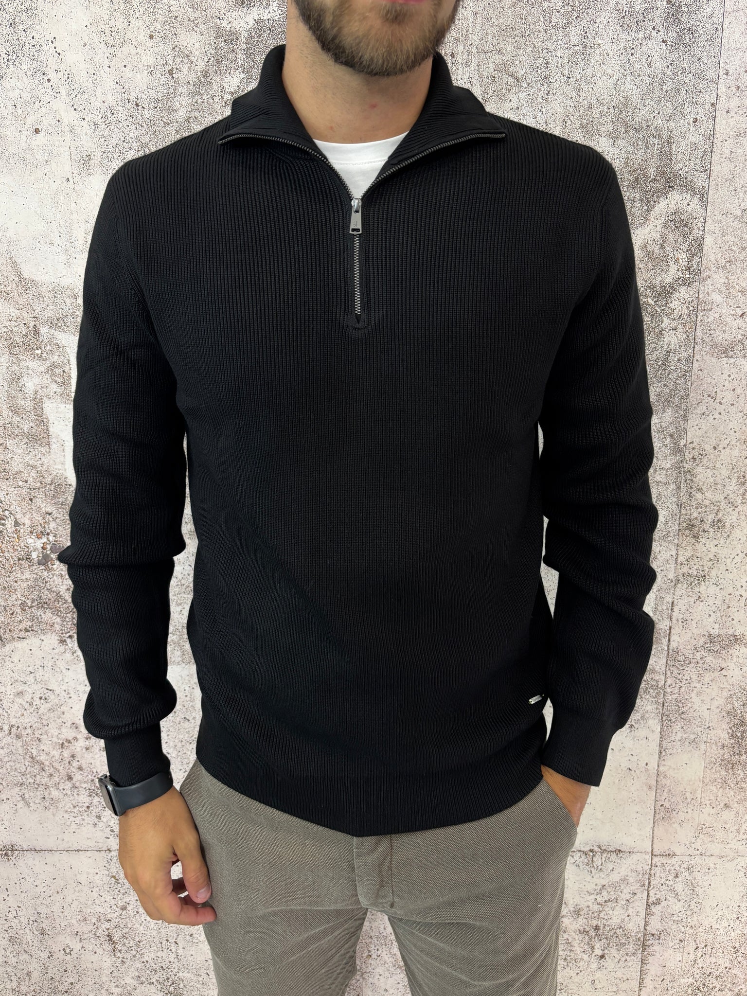 Maglione nero mezza zip