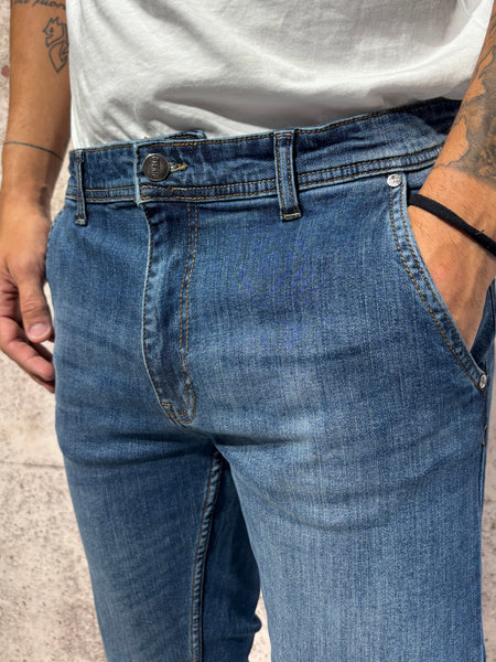 Jeans Slim fit art. D13