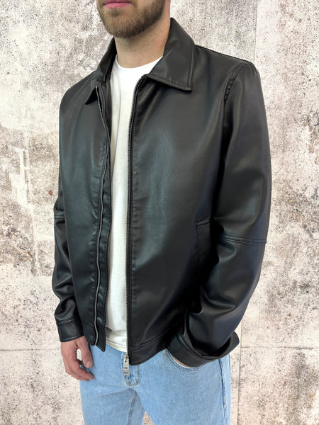 Giubbino ecopelle nero con collo a camicia