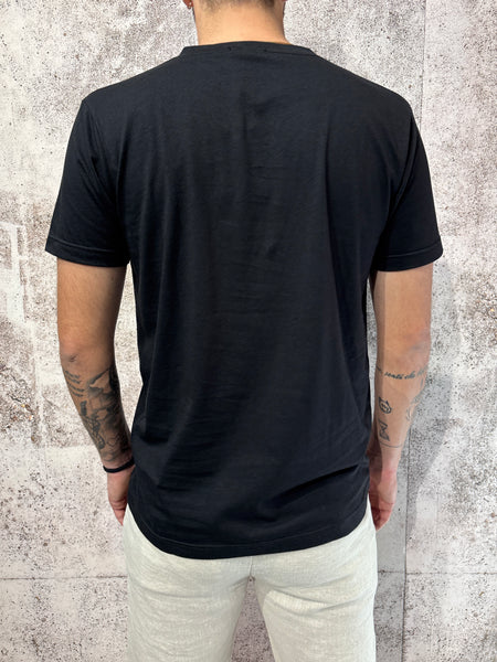 T-Shirt nera Lucky