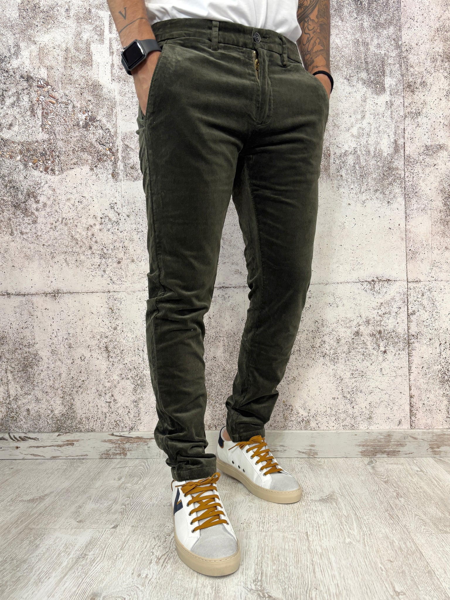 Pantalone chino velluto verde militare