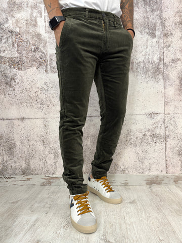 Pantalone chino velluto verde militare