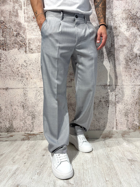Pantalone palazzo grigio con pinces