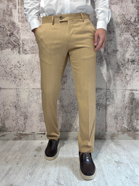 Abito gessato cammello