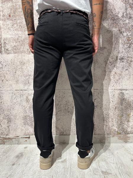 Pantalone chino con pince nero P61