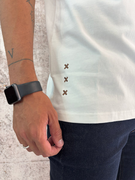 T-Shirt bianca doppia tasca scozzese
