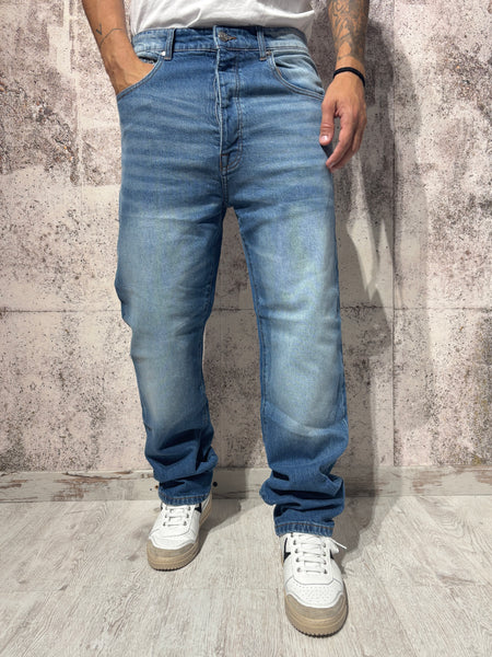Jeans Straight Fit art. D18