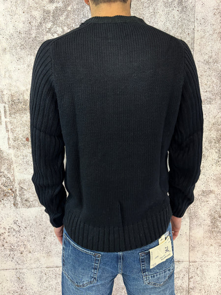 Maglione nero trecce e ricami