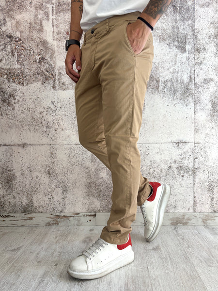 Pantalone chino cammello
