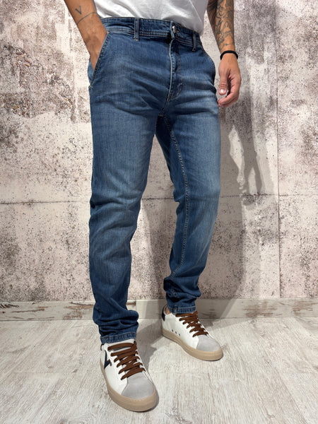 Jeans Slim fit art. D13
