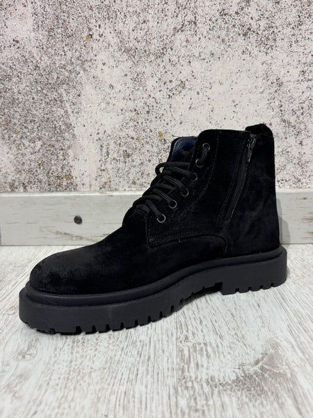 Anfibio camoscio nero