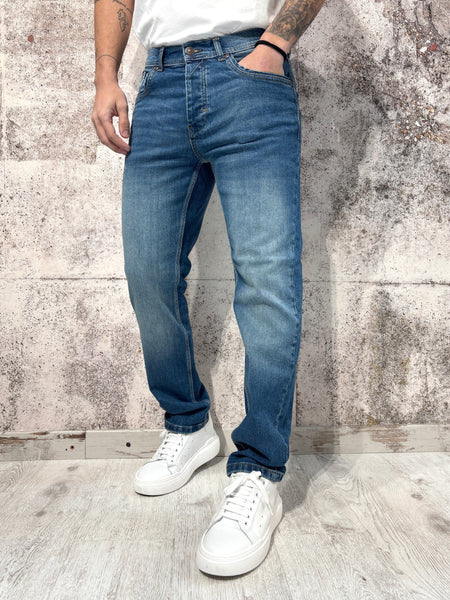 Jeans Regular Fit art. D27