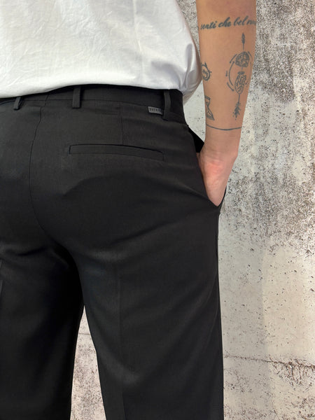 Pantalone palazzo nero con pinces