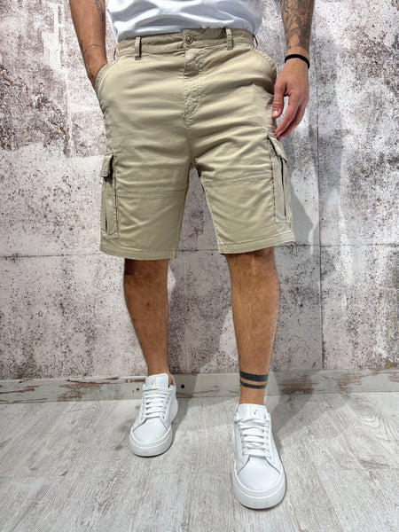 Beige cargo shorts