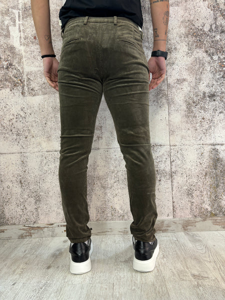 Pantalone chino velluto verde militare