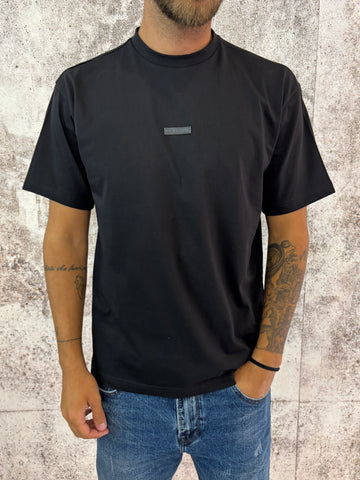 T-Shirt nera logo cucito