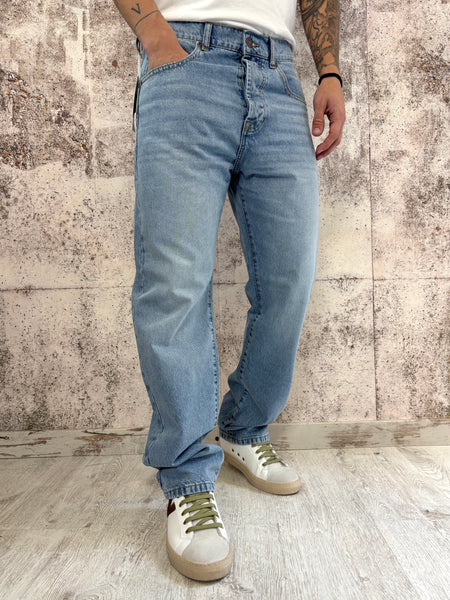 Jeans Straight Fit art. D21