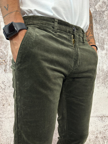 Pantalone chino velluto verde militare