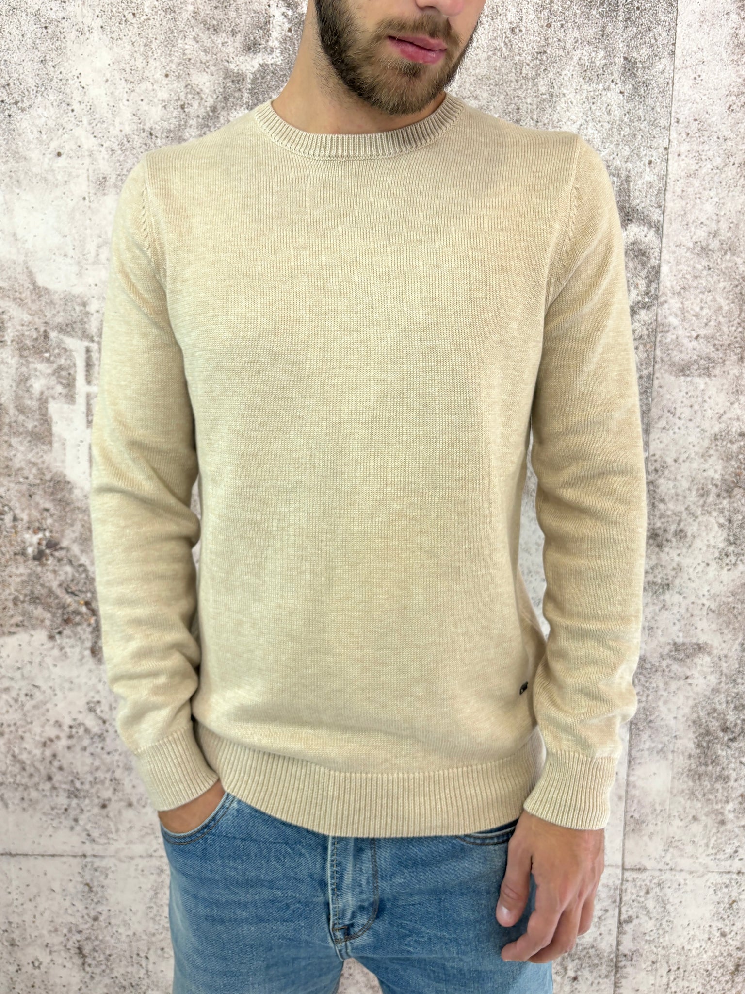 Maglione girocollo beige misto cashmere