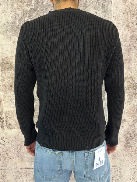 Maglioncino nero con rotture