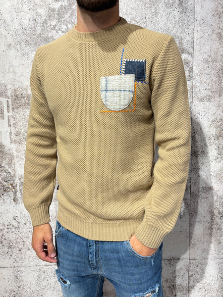 Maglione girocollo cammello taschino/patch